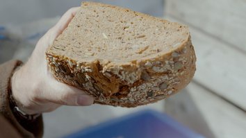 plan b: Bis zum letzten Krümel - Rezepte gegen Brotverschwendung